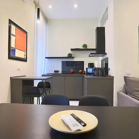 Domus Vespignani In Metro Lodi E San Giovanni - The Bright Spot Apartman
